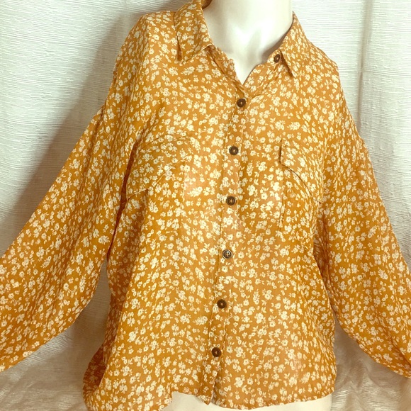 Gold/mustard and white flower button down shirt - Picture 1 of 5
